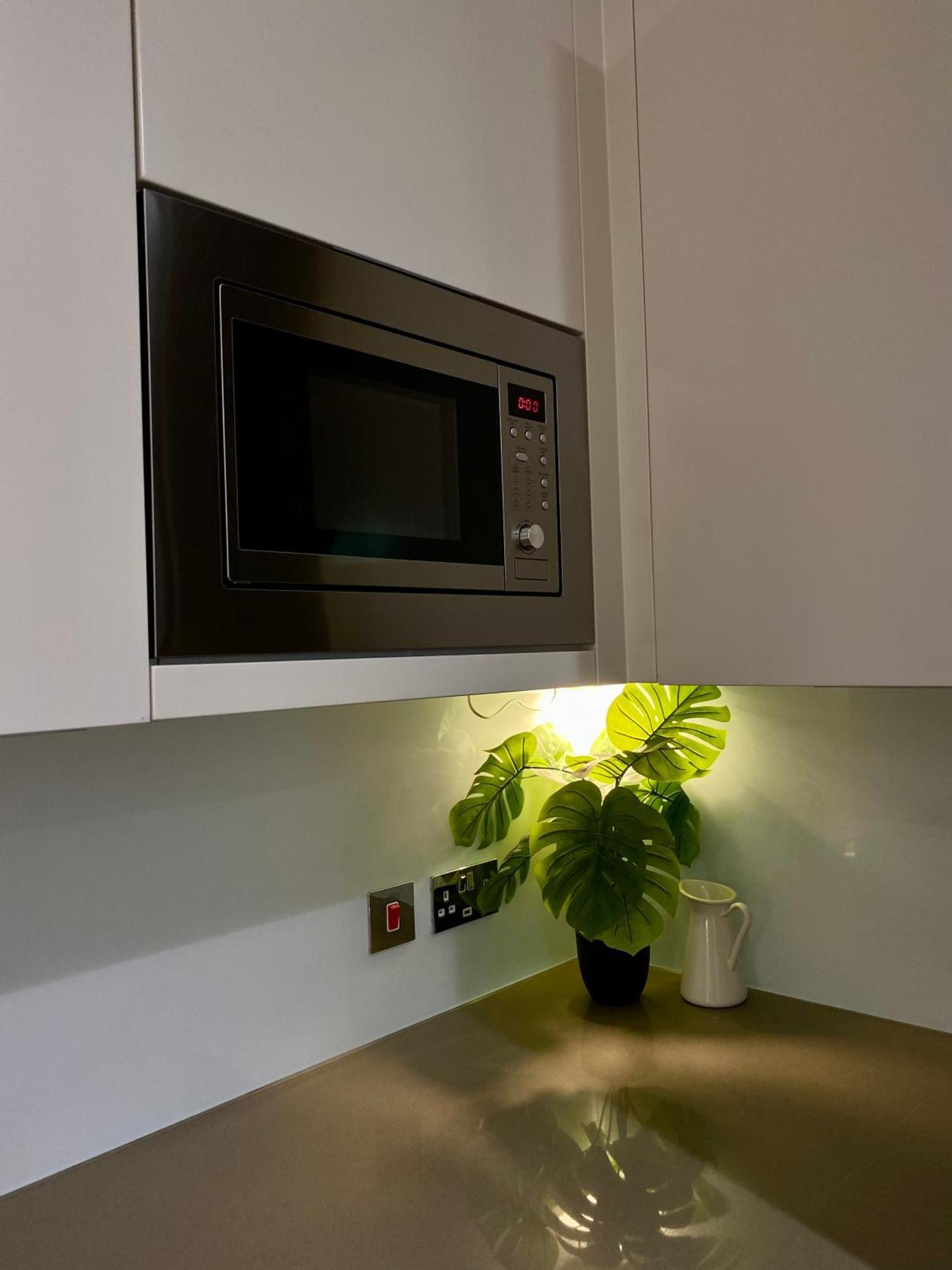 Spacious 2 Bedroom Penthouse Retreat ลอนดอน ภายนอก รูปภาพ