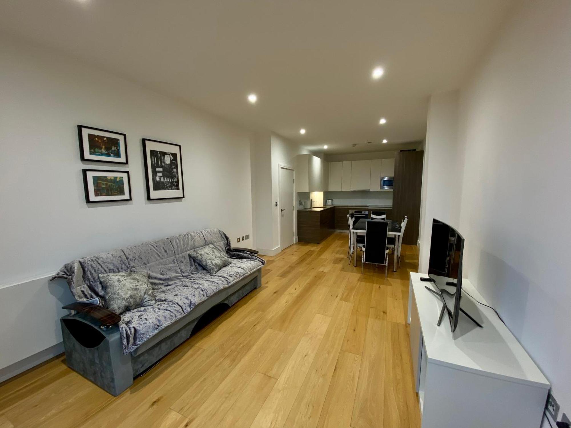 Spacious 2 Bedroom Penthouse Retreat ลอนดอน ภายนอก รูปภาพ
